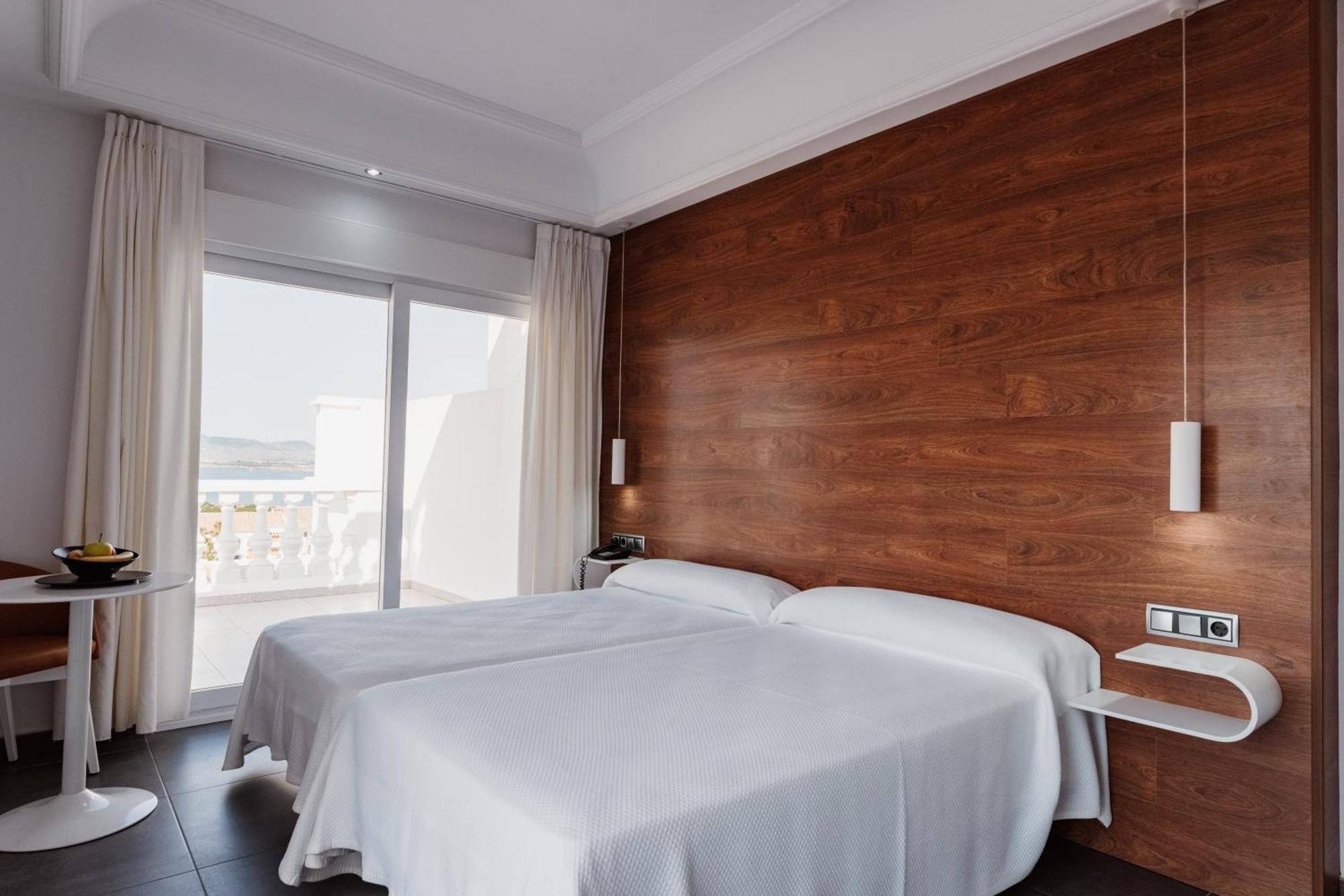 Hotel Los Delfines Ла-Манга-дель-Мар-Менор Екстер'єр фото