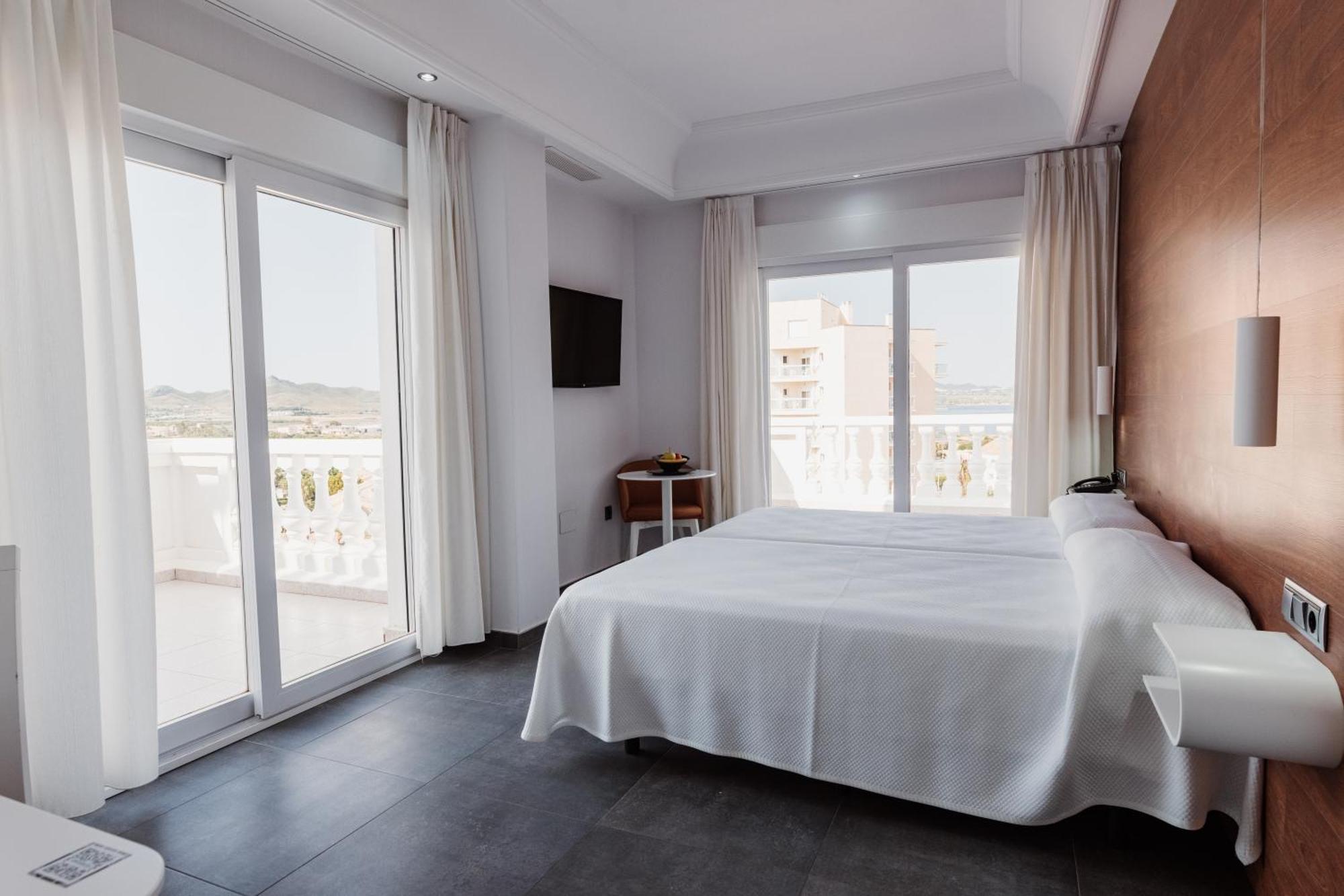 Hotel Los Delfines Ла-Манга-дель-Мар-Менор Екстер'єр фото